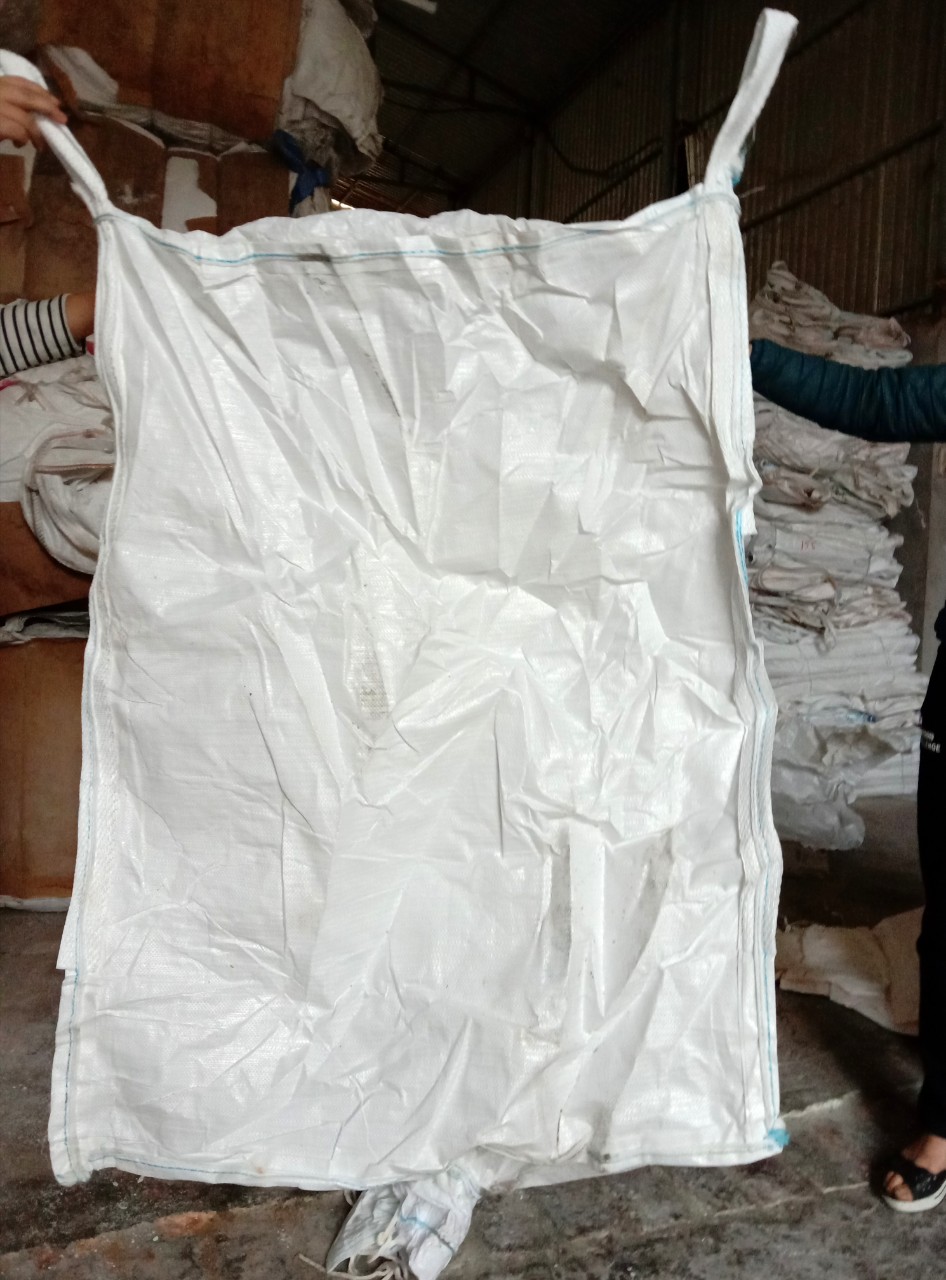 Những chiếc bao xộc xệch, vải mỏng, đai và quai lỏng lẻo có thể gây ra những Hiểm hoạ từ việc sử dụng bao jumbo giá rẻ chất lượng kém.